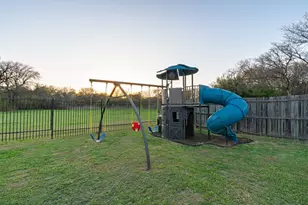 1509 Bridge Water Ln, Mansfield, TX 76063 - Photo 37