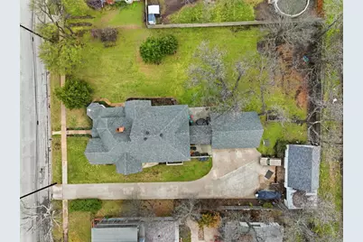 306 E Tarrant Street, Bowie, TX 76230 - Photo 35