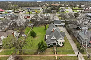 306 E Tarrant St, Bowie, TX 76230 - Photo 37