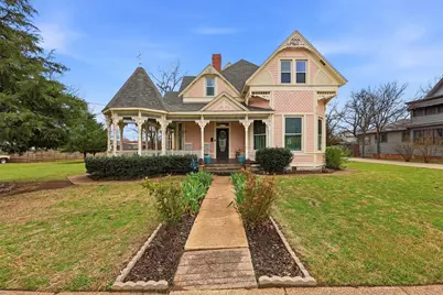 306 E Tarrant Street, Bowie, TX 76230 - Photo 1