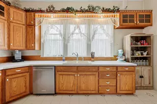 306 E Tarrant St, Bowie, TX 76230 - Photo 11