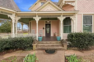 306 E Tarrant St, Bowie, TX 76230 - Photo 3