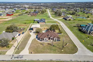 515 Morrow Rd, Springtown, TX 76082 - Photo 37