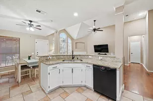 4426 Hanover St, Grand Prairie, TX 75052 - Photo 11