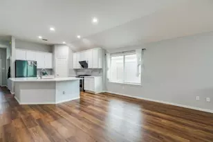 6513 Redwood Ln, The Colony, TX 75056 - Photo 11