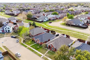 6513 Redwood Ln, The Colony, TX 75056 - Photo 3