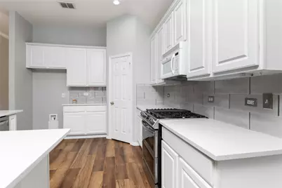 6513 Redwood Lane, The Colony, TX 75056 - Photo 9