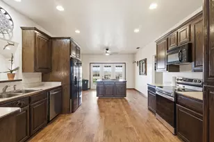 301 Rhoades Ln, Springtown, TX 76082 - Photo 3