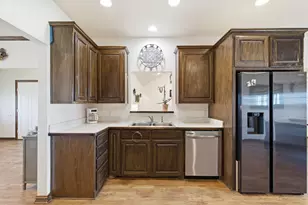 301 Rhoades Ln, Springtown, TX 76082 - Photo 29