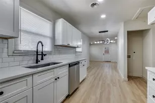 125 W Fuller Dr, Euless, TX 76039 - Photo 3