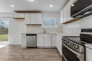 2950 Windmill Ln, Farmers Branch, TX 75234 - Photo 11