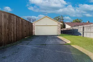 2908 Canterbury Ln, Flower Mound, TX 75028 - Photo 3