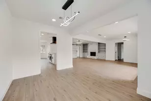 10823 Meadowcliff Ln, Dallas, TX 75238 - Photo 9