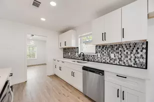 10823 Meadowcliff Ln, Dallas, TX 75238 - Photo 15