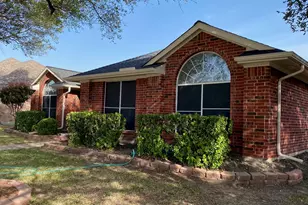 2520 Dandelion Ln, Rowlett, TX 75089 - Photo 3