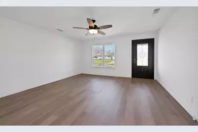 3005 Maple Avenue, Greenville, TX 75402 - Photo 7