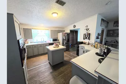 813 W 12th Street, Cameron, TX 76520 - Photo 7