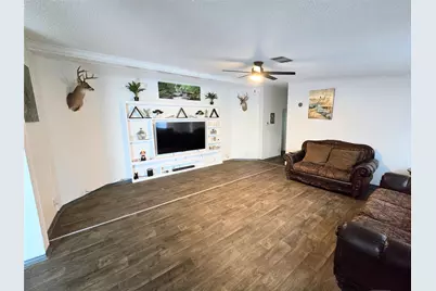 813 W 12th Street, Cameron, TX 76520 - Photo 3