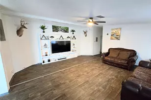 813 W 12th St, Cameron, TX 76520 - Photo 3