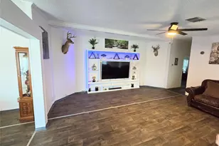 813 W 12th St, Cameron, TX 76520 - Photo 5