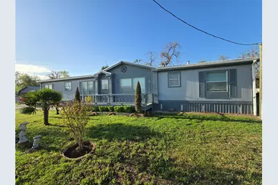 813 W 12th Street, Cameron, TX 76520 - Photo 1