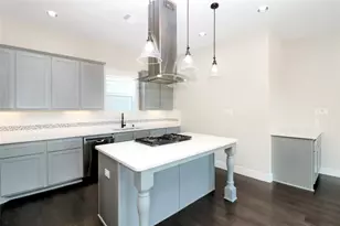 2601 La Altura Ln, Dallas, TX 75212 - Photo 9