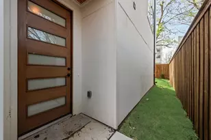 920 Duluth, Dallas, TX 75212 - Photo 3