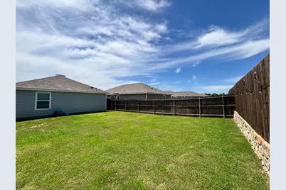 718 Trestle Drive, Princeton, TX 75407 - Photo 11