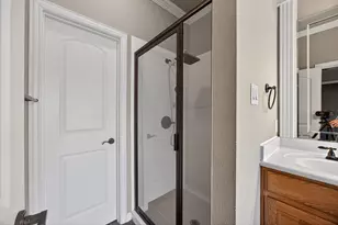 2940 Europa Dr, Grand Prairie, TX 75052 - Photo 13
