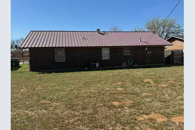 710 Charles Street, Seymour, TX 76380 - Photo 3
