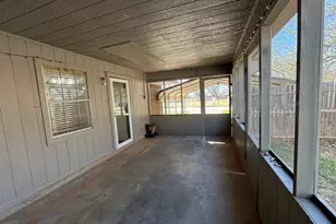 710 Charles St, Seymour, TX 76380 - Photo 7