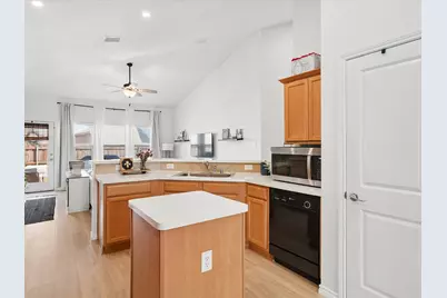 6527 Portside Ridge Lane, Dallas, TX 75249 - Photo 11