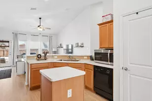 6527 Portside Ridge Ln, Dallas, TX 75249 - Photo 11