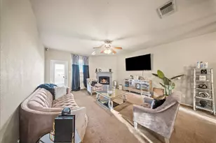 2001 Woodmere Dr, Lancaster, TX 75134 - Photo 9