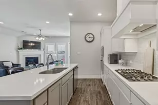 8212 San Bernard Trl, McKinney, TX 75071 - Photo 9
