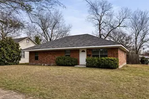 914 N Catherine St, Terrell, TX 75160 - Photo 1