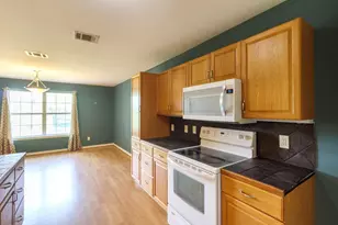 1822 Sharon Dr, Corinth, TX 76210 - Photo 9