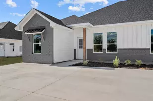 121 Emerson Ln, Tolar, TX 76476 - Photo 1