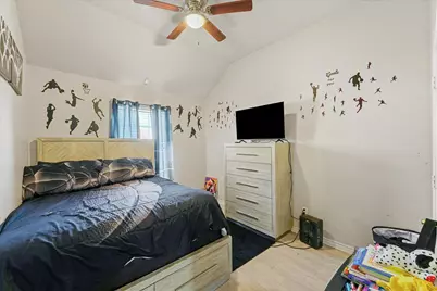 519 Delores Drive, Grand Prairie, TX 75052 - Photo 17