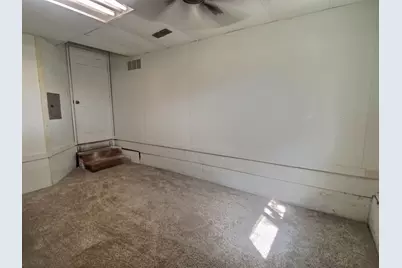 609 E Ellen Avenue, Hurst, TX 76053 - Photo 13