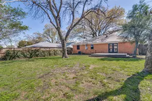 10651 Larchfield Ln, Dallas, TX 75238 - Photo 25