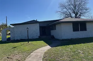 1101 S Trinity St, Decatur, TX 76234 - Photo 3