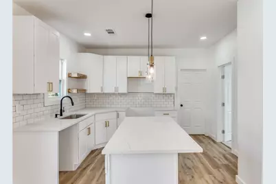 943 E Richmond Avenue, Fort Worth, TX 76104 - Photo 9