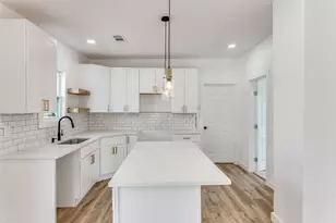 943 E Richmond Ave, Fort Worth, TX 76104 - Photo 9