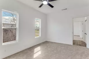943 E Richmond Ave, Fort Worth, TX 76104 - Photo 23