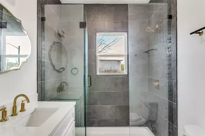 943 E Richmond Avenue, Fort Worth, TX 76104 - Photo 15