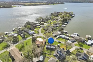 4037 Lands End Ct, Granbury, TX 76048 - Photo 3