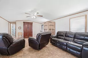 4037 Lands End Ct, Granbury, TX 76048 - Photo 13