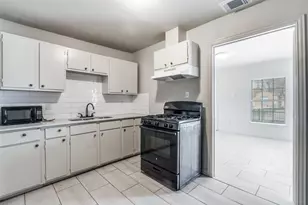 7909 Wanebe Dr, Dallas, TX 75235 - Photo 7