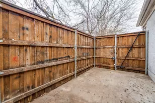 7909 Wanebe Dr, Dallas, TX 75235 - Photo 13